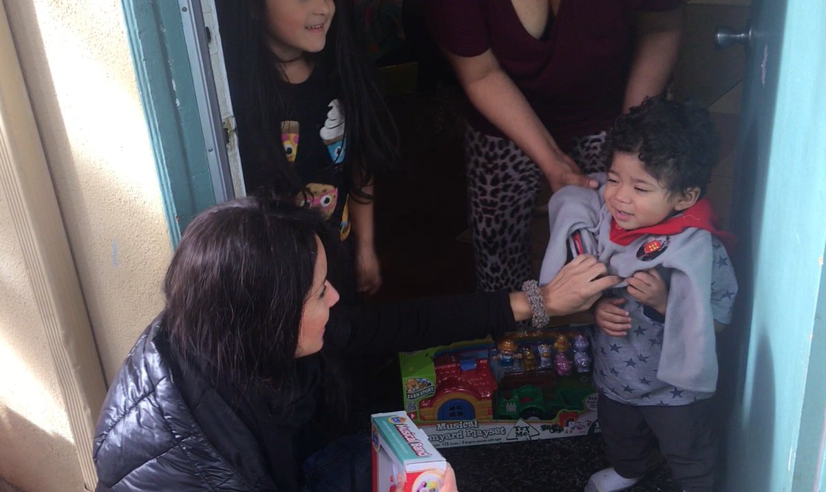 KimberlyMoore51's tweet photo. Every year children write letters to Santa as a desperate cry for help! Many are not only asking for toys, but socks, clothes, shoes &amp; even a warm meal w/their family.
Today we've answered over 50k wishes &amp; surprise each child at their doorstep. Adopt at: https://t.co/7coITYZMZ2 https://t.co/kDjVzb18HS