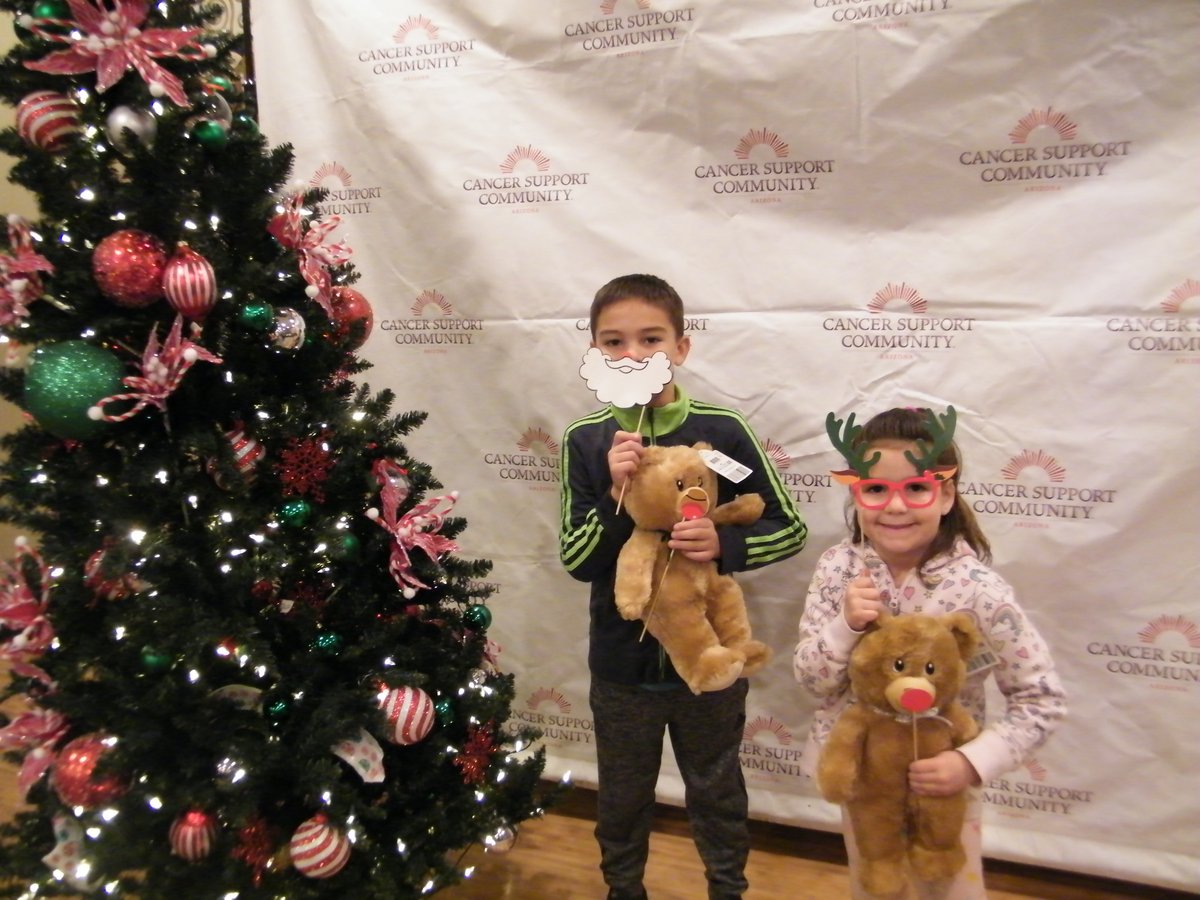 CSCArizona's tweet image. Photobooth was where it was at! Check out these images from our 3rd Annual &apos;A Night of Light&apos; holiday celebration which took place a couple of weeks ago.

#ANightofLight2019 #CSCAZ #CSCAZ360 #CSCArizona #YoungProfessionalsCouncil #YPC #HappyHolidays2019