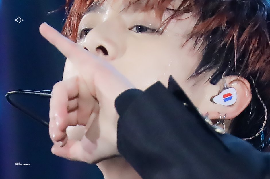 Cupid_901's tweet photo. 191204 MAMA
#방탄소년단 #정국  #JUNGKOOK #JK #kookoo @BTS_twt https://t.co/lXrsmAp39j