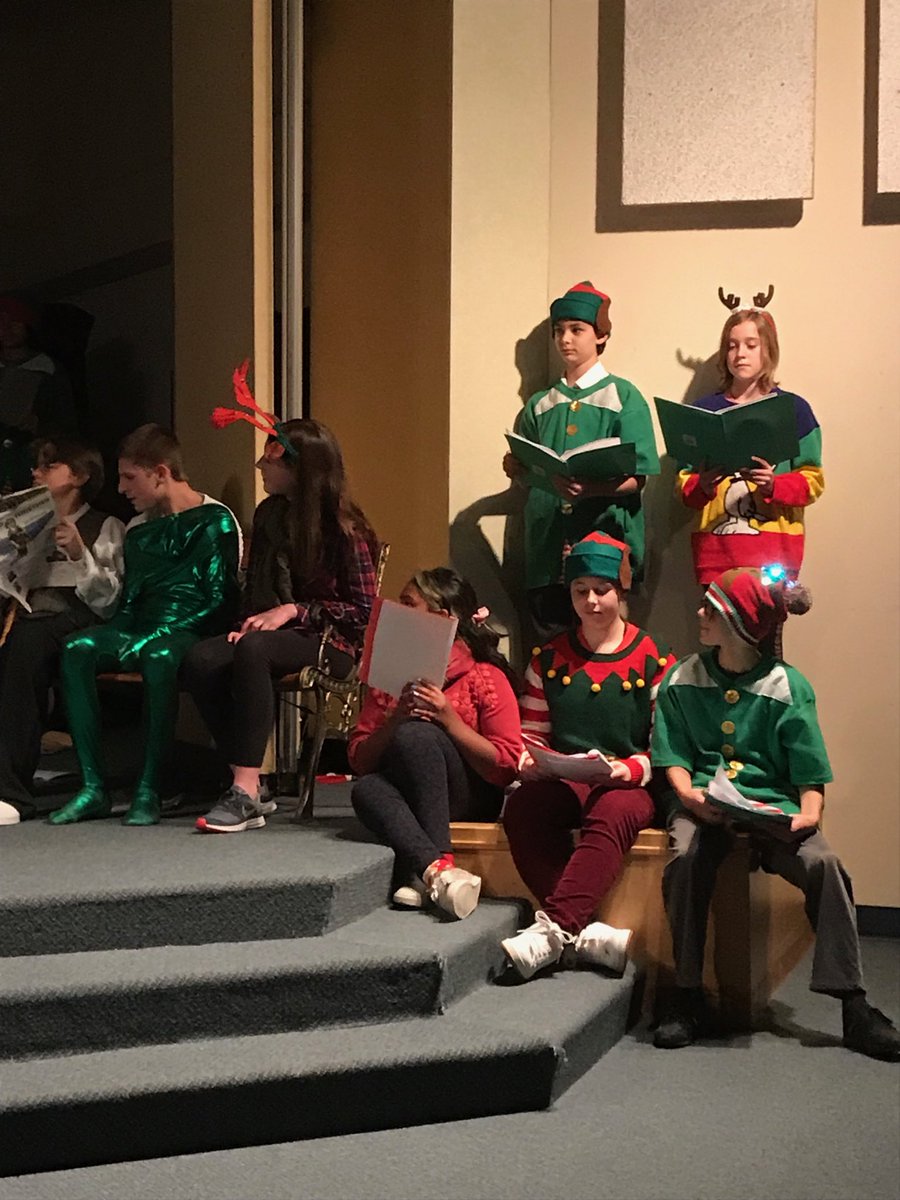 maryltmartin's tweet photo. What a beautiful evening at St. Bonaventure school- congratulations on a beautiful Winter Fine Arts Gala! Amazing talent showcased with an artist showcase, drama production, and a junior and senior band performance- congrats to all! ⁦@CCSD_edu⁩ https://t.co/JuvtnAJiTs