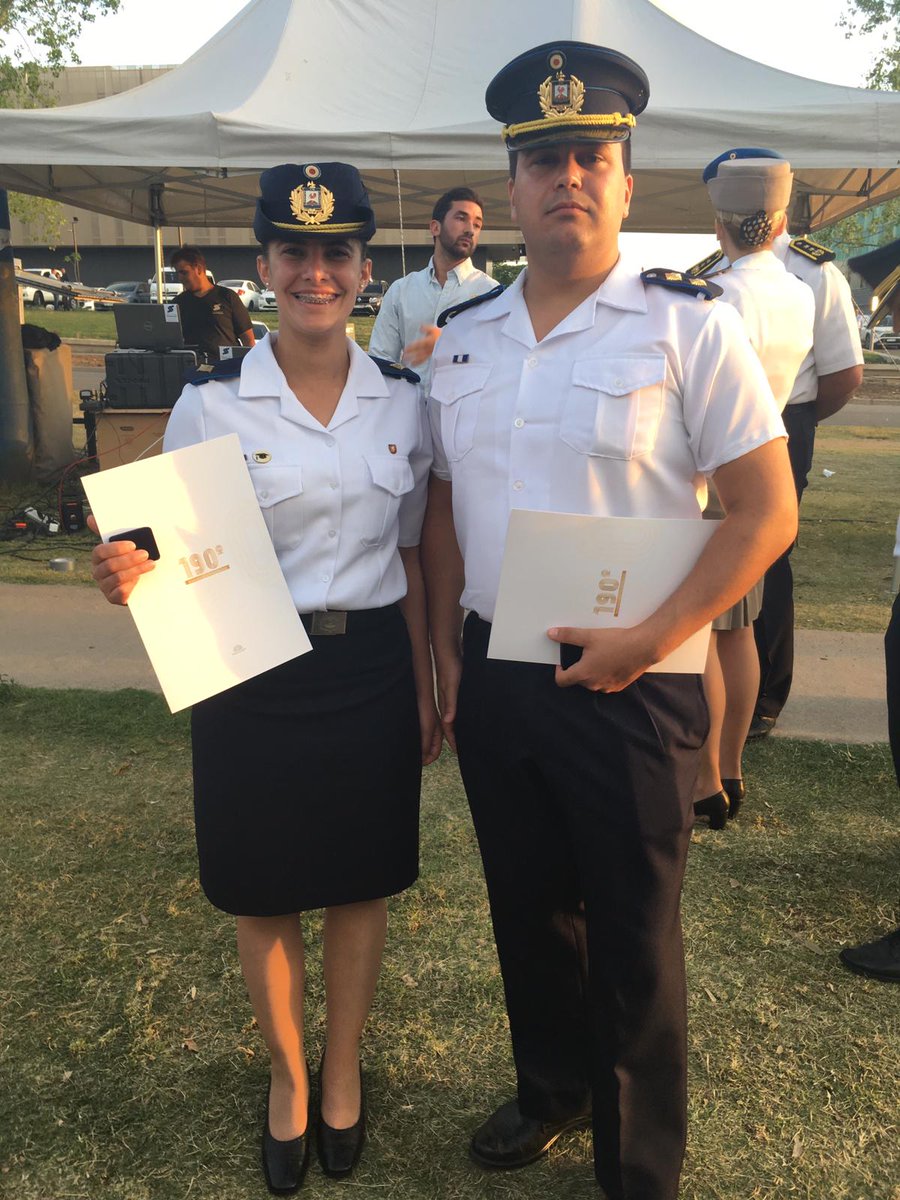 190 años de la Policía Nacional Ur orgullo y un privilegio enorme poder acompañar a estos dos excelentisimos SSOO y mejores personas a recibir el reconocimiento por un 2019 lleno de desafíos superados Felicitaciones..!!!