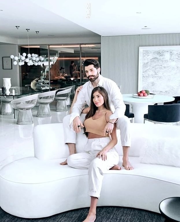 alok_fc's tweet photo. Se existe casal mais lindo que esse eu desconheço. @alokoficial & Romana Novais 😍❤️
#Alok #DjAlok #RomanaNovais #Ravi #Romalok #lindos #soufã #amo https://t.co/3rfFqGxVcx
