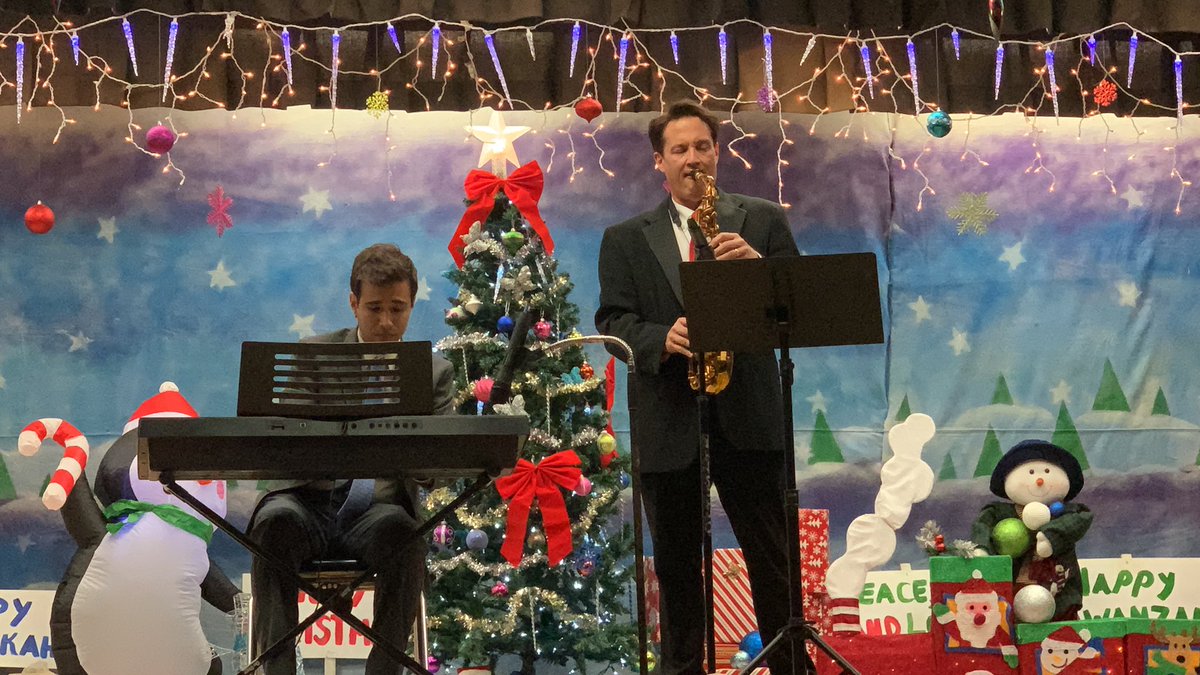 SsusySusy's tweet photo. @KPELions Holiday Show 2019 @CROJPACE3 @MDCPSCommunity @MDCPSTitleI @MDCPSSTEAM https://t.co/6c32oRXZGc