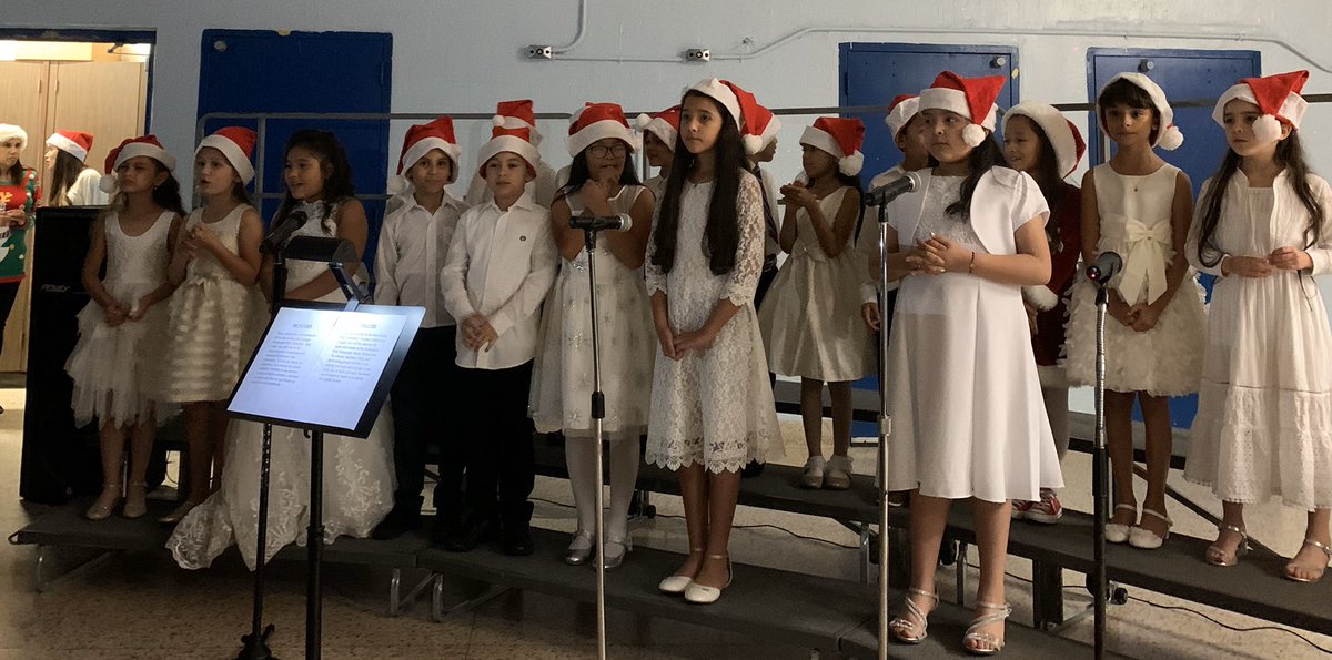 SsusySusy's tweet photo. @KPELions Holiday Show 2019 @CROJPACE3 @MDCPSCommunity @MDCPSTitleI @MDCPSSTEAM https://t.co/6c32oRXZGc