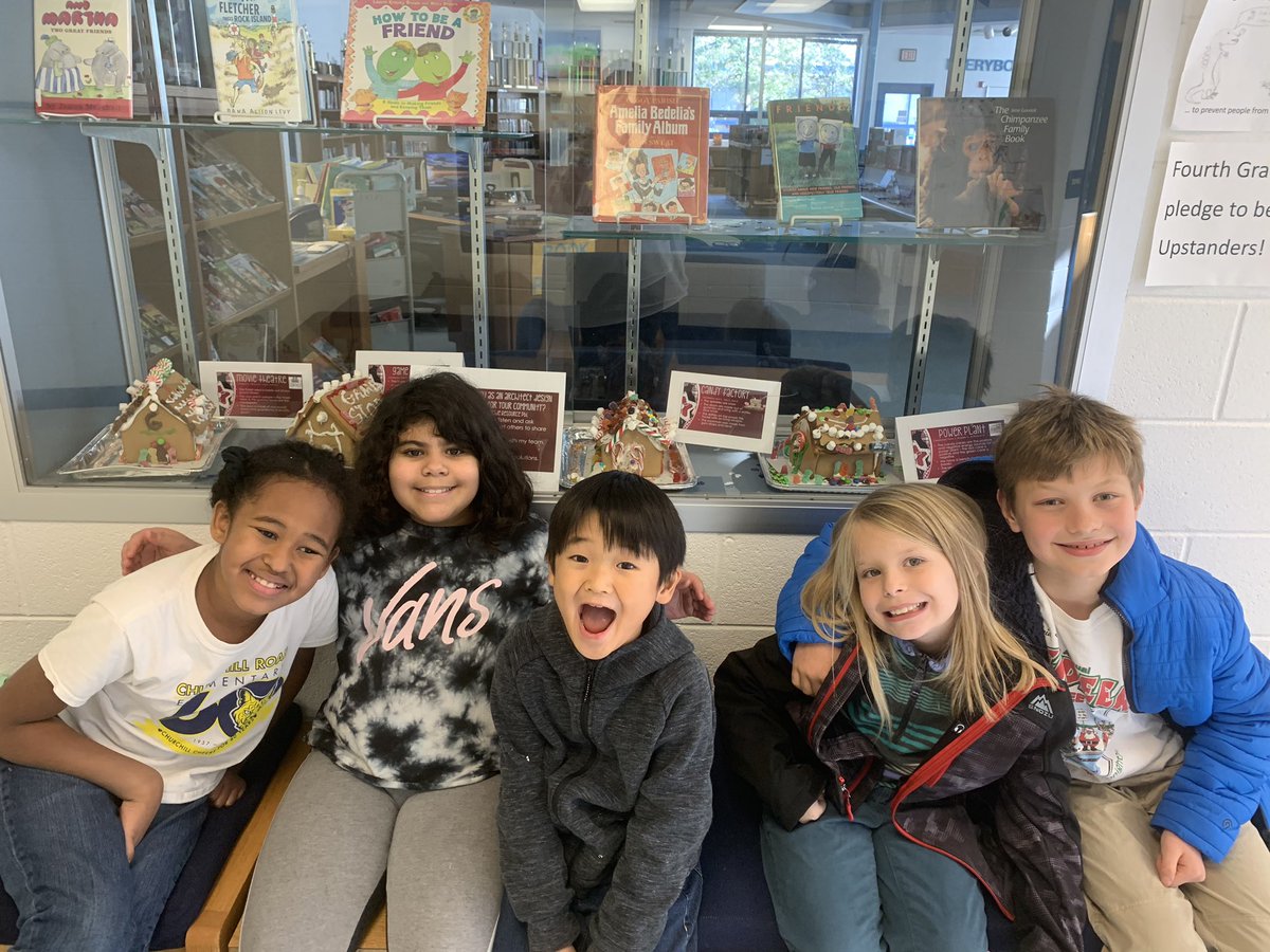 pe_msgift's tweet image. And we got to showcase our community buildings in the front entrance window‼️ I am so proud of their hard work‼️ We were communicators &amp;amp; collaborators today 🤩 @ChurchillRoadES @CRS_PTA @SHAPE_America @LJWilliams33 #FCPSPOG #FCPSPOGPOL #POGPOL