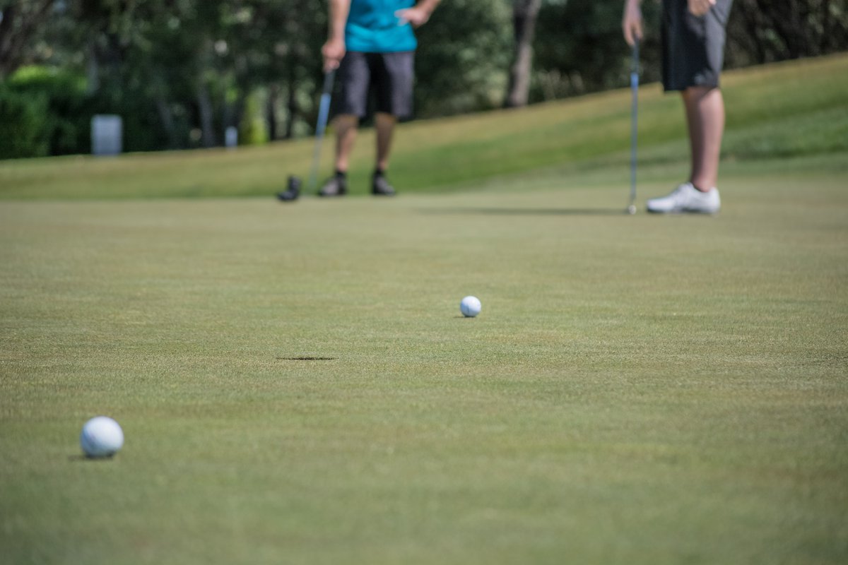 There’s always something going on at Shuswap Lake Estates! Do you want to work on your golf game this winter? Hall Thomlison will be offering indoor golf lessons. Get out this winter and work on your game! Call Hall at 250-515-4333.