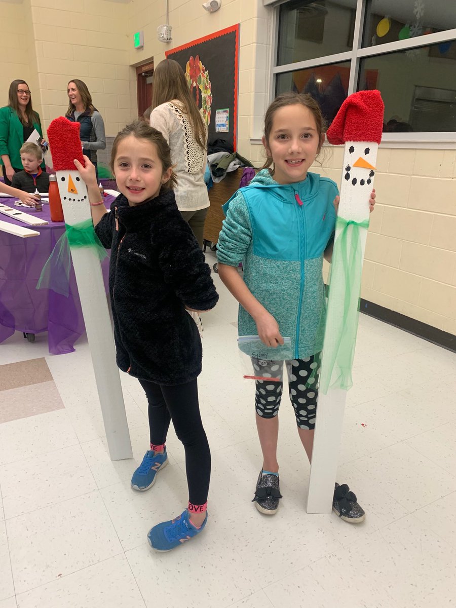 MVPrincipal's tweet photo. Craft Night fun at Mountain View. https://t.co/MfDCEdClW0