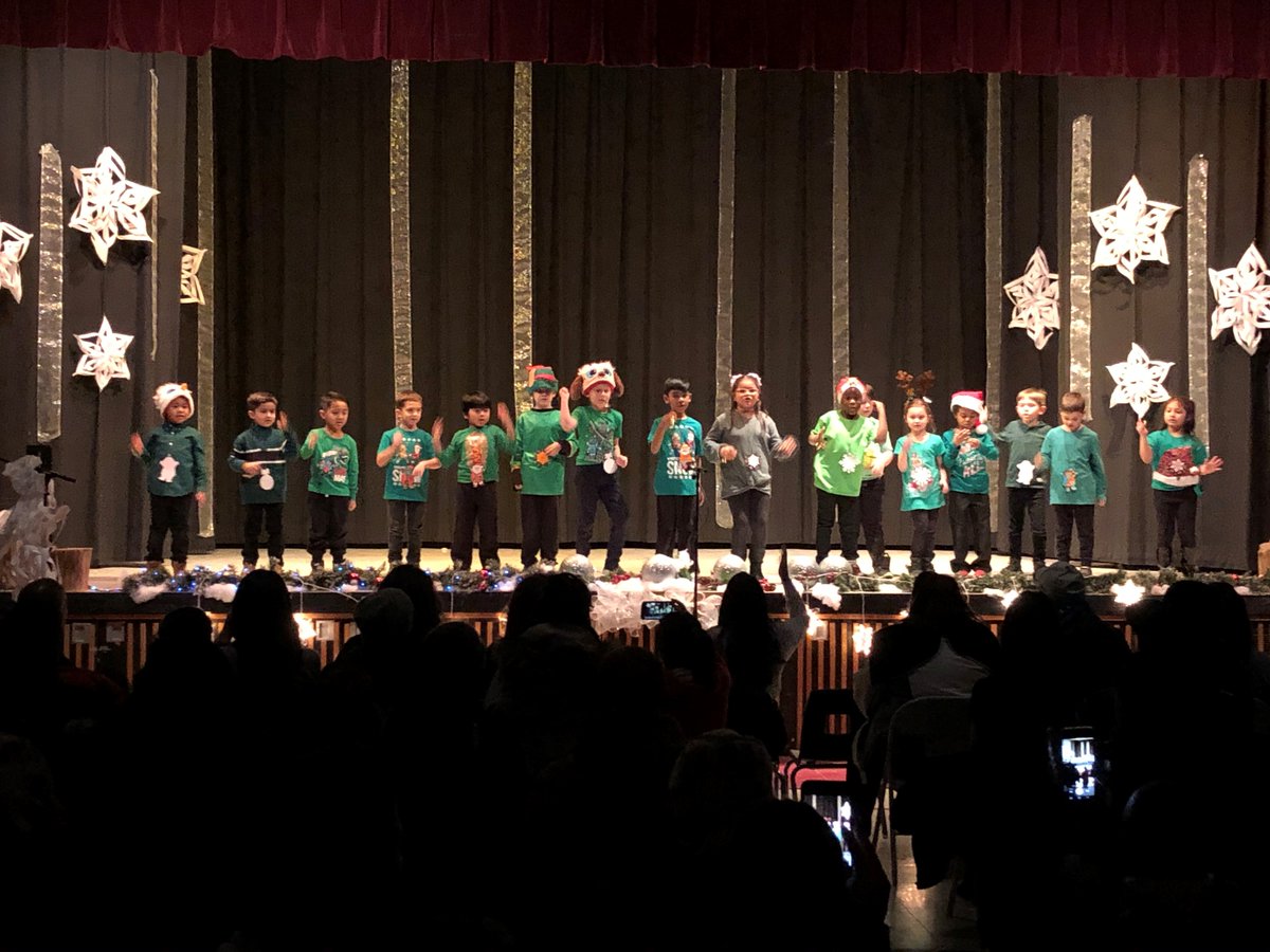 FrCWSullyDPCDSB's tweet photo. What a joyous night at our Christmas Concert.  Thank you to all our Sullivan Families who joined us... https://t.co/usSOMBe5cw