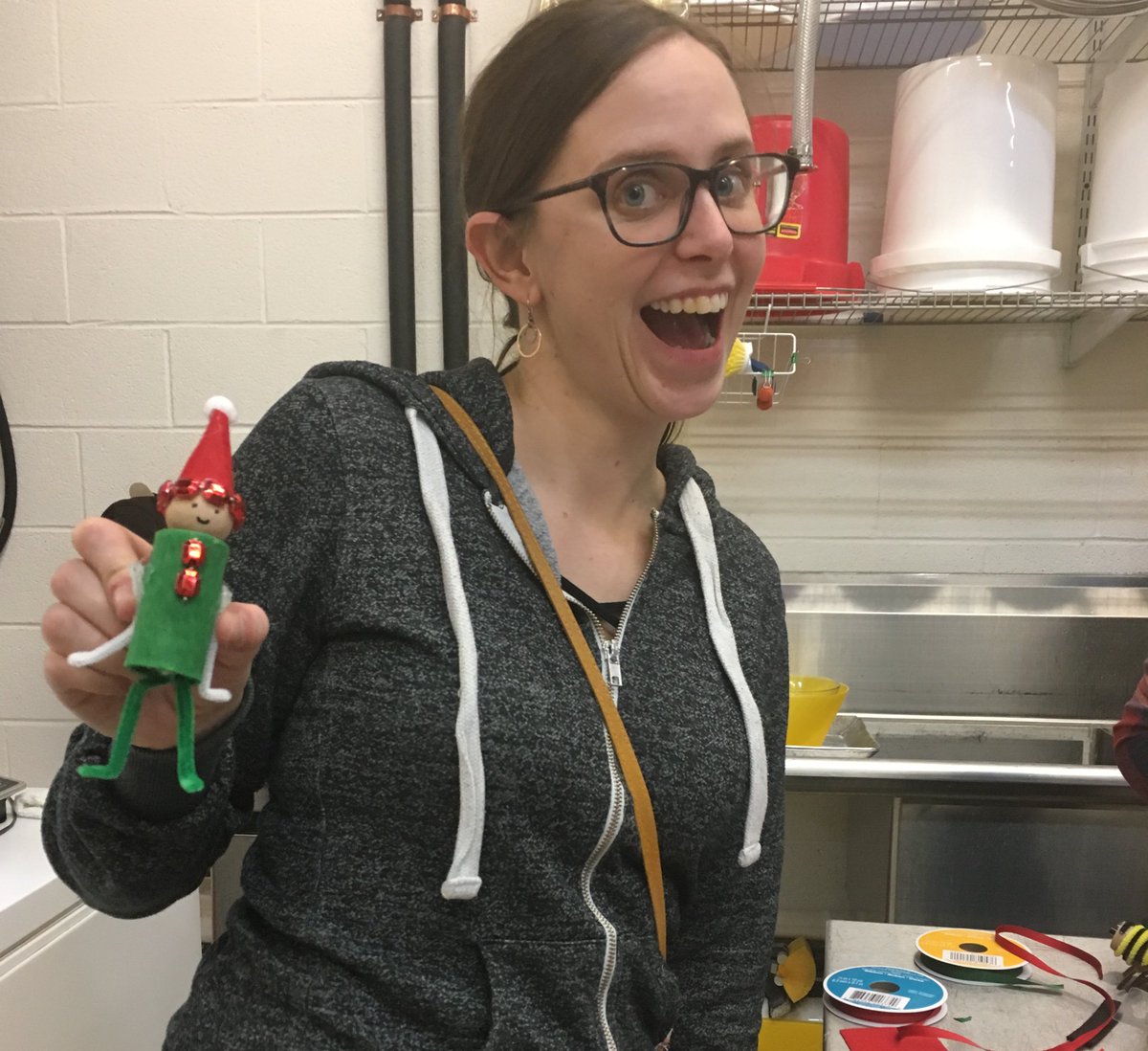 HoneygirlMead's tweet photo. Get ready for some holly jolly fun sipping #mead & crafting #ornaments with corks at our 6th Annual #Holiday Party! This is one of our favorite events! Friday 12/20, 4-8pm #holidayshopping #crafting #craftbev #NCmead https://t.co/ossxU2cHOi