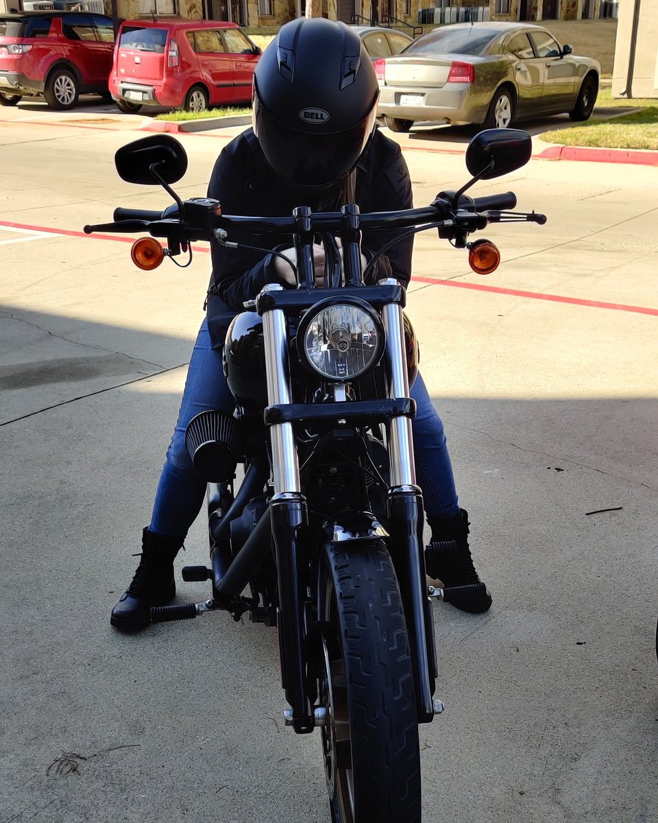 AdventureReds's tweet photo. Getting ready for a ride 
#harleydavidson #harley #hd #texas #dallas #moto #motorcycle #motorcycles #BikerGirl #bike #ride https://t.co/QmgMuJF4wB