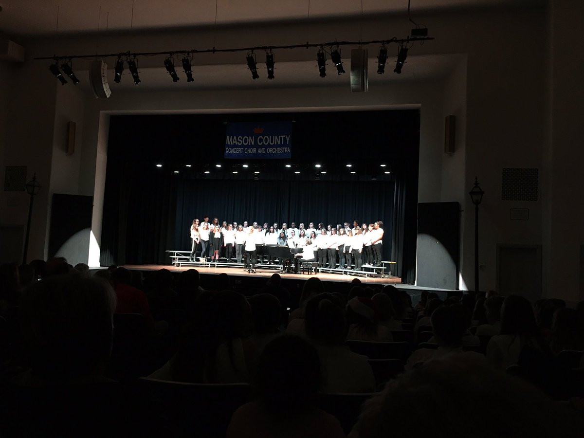 mcmsjwhitehead's tweet photo. S/O to Mrs. Paula Walton for another FANTASTIC Christmas Concert @mcmsroyalnews https://t.co/CaSPMURYVp