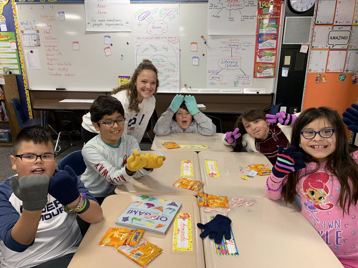 MiniMedicsSCLA's tweet photo. Yesterday I dropped by Rocky and gave the kiddos some gloves and hand warmers to stay warm this winter. In return, they gave me the sweetest notes ever! I teach the most amazing fourth graders in the world! 💗 #minimedics #scla #stvrainstorm #holidays https://t.co/FdQv0cTDix
