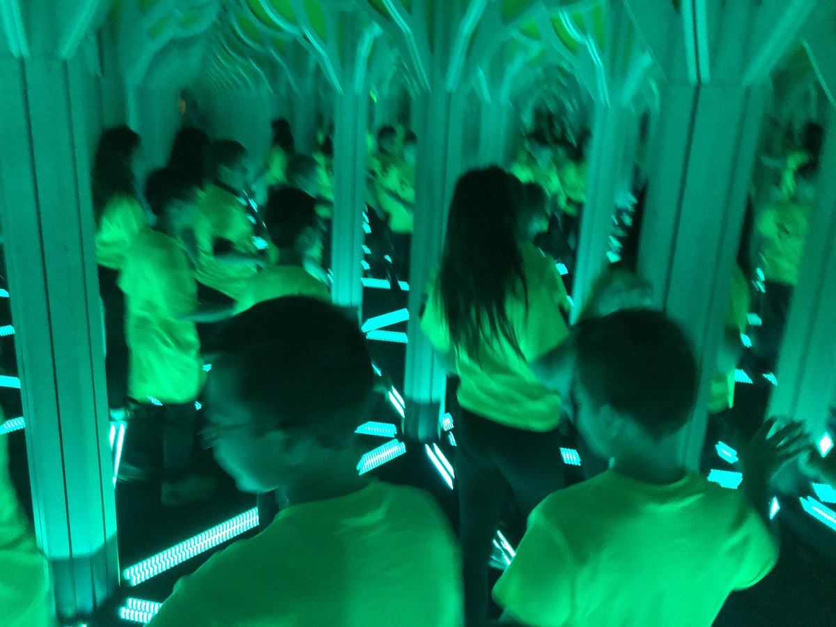 Exploring5thGr's tweet photo. Field trip to the Museum of Science and Industry was a blast!! #exploring5thgr #bvpride #d109pride https://t.co/dpCANd9W78