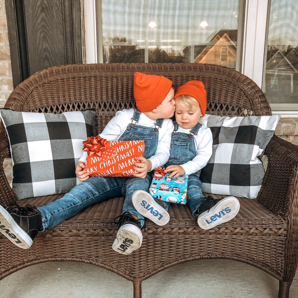jolomash's tweet photo. @LEVIS Merry Christmas! 🎄 https://t.co/ibnSzgAp2u