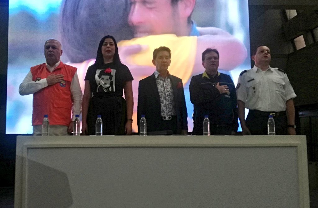 DefensaCivilCo's tweet photo. El Director General #DefensaCivilCo presente en la delegación en el lanzamiento de la política pública Antioquia resiliente en compañía de @GobAntioquia , Director General de @UNGRD al Alcalde electo de la ciudad de Bucaramanga y Directora del DAPARD https://t.co/2hvsu2fm0o