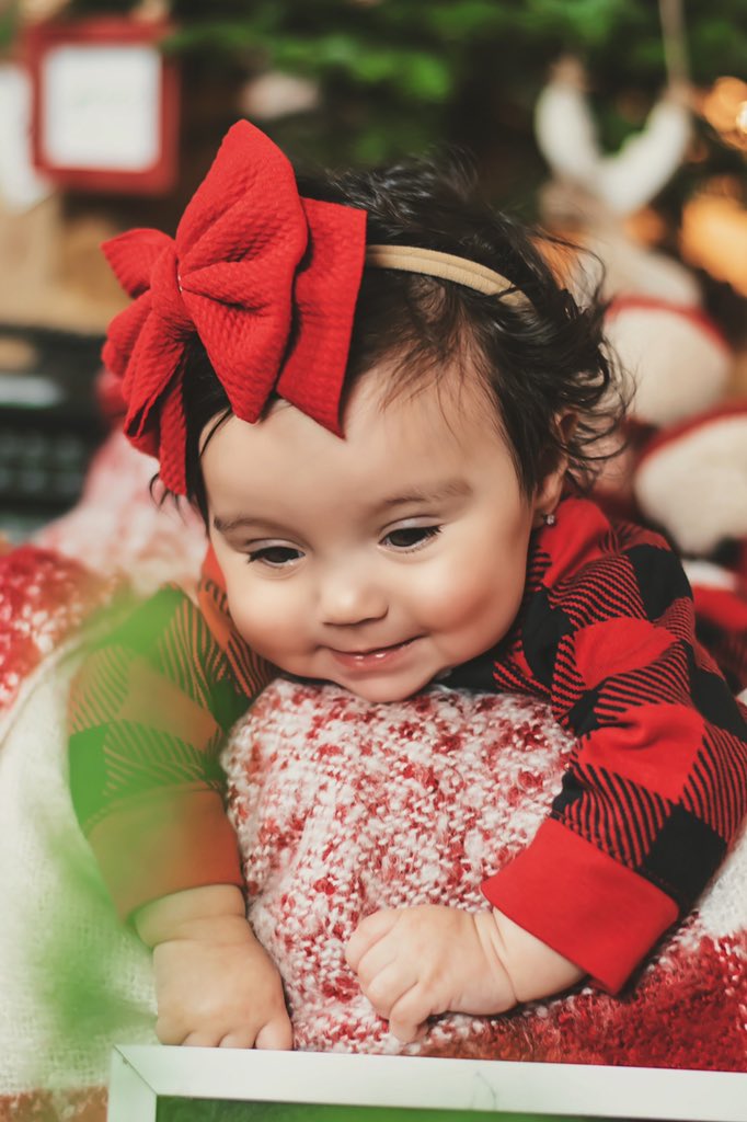monicisneros_08's tweet photo. The most wonderful time of the year... 🎄❤️ my whole heart. https://t.co/hAAn1WahGw