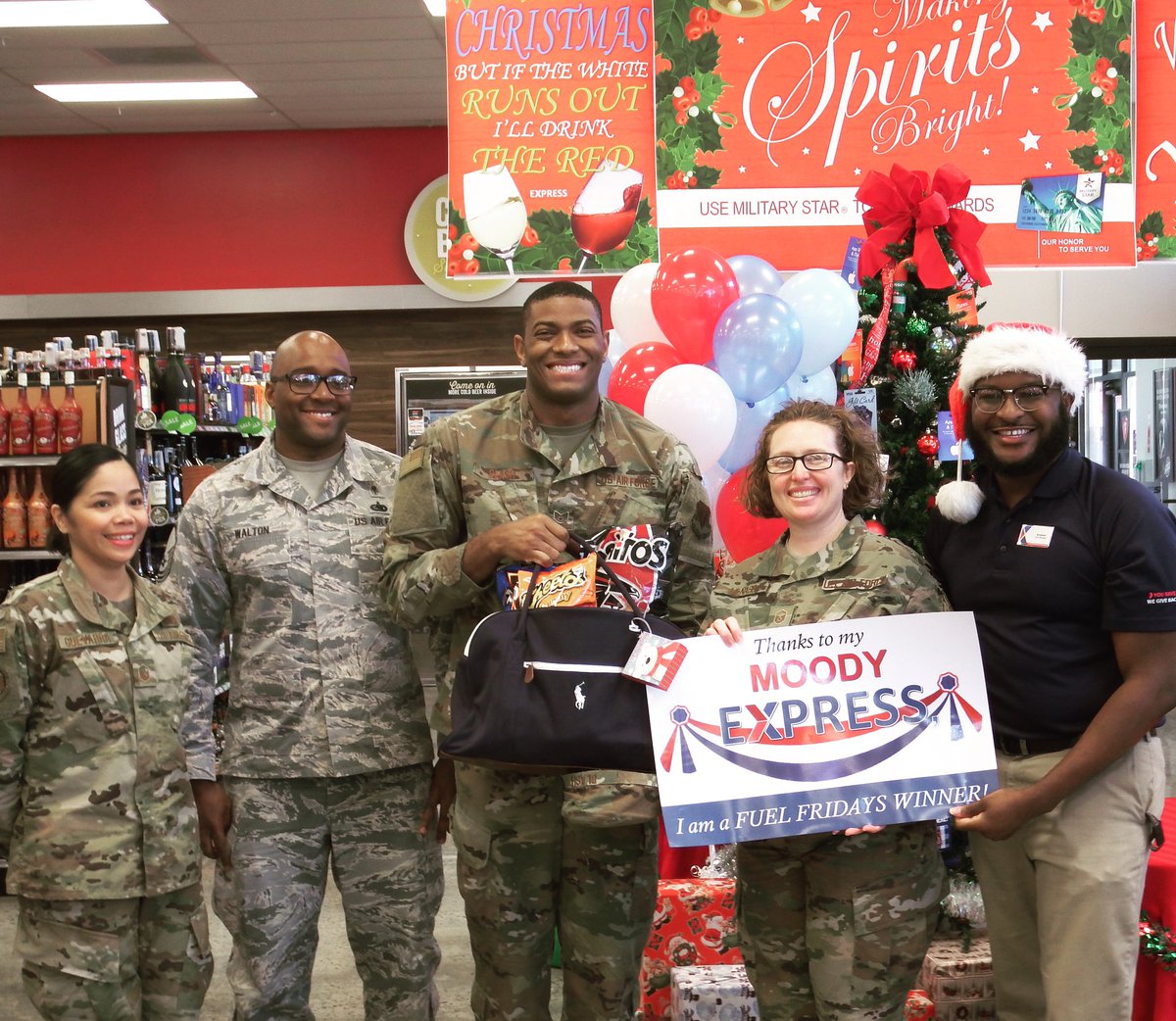 DrewskiQB's tweet photo. Moody Express Honored 3 Airmen for their hard work and dedication! Starting their Holidays with gifts!! @ExchangePAO @ExchangeChief @ExchangeAssoc https://t.co/uSa6bmda1A