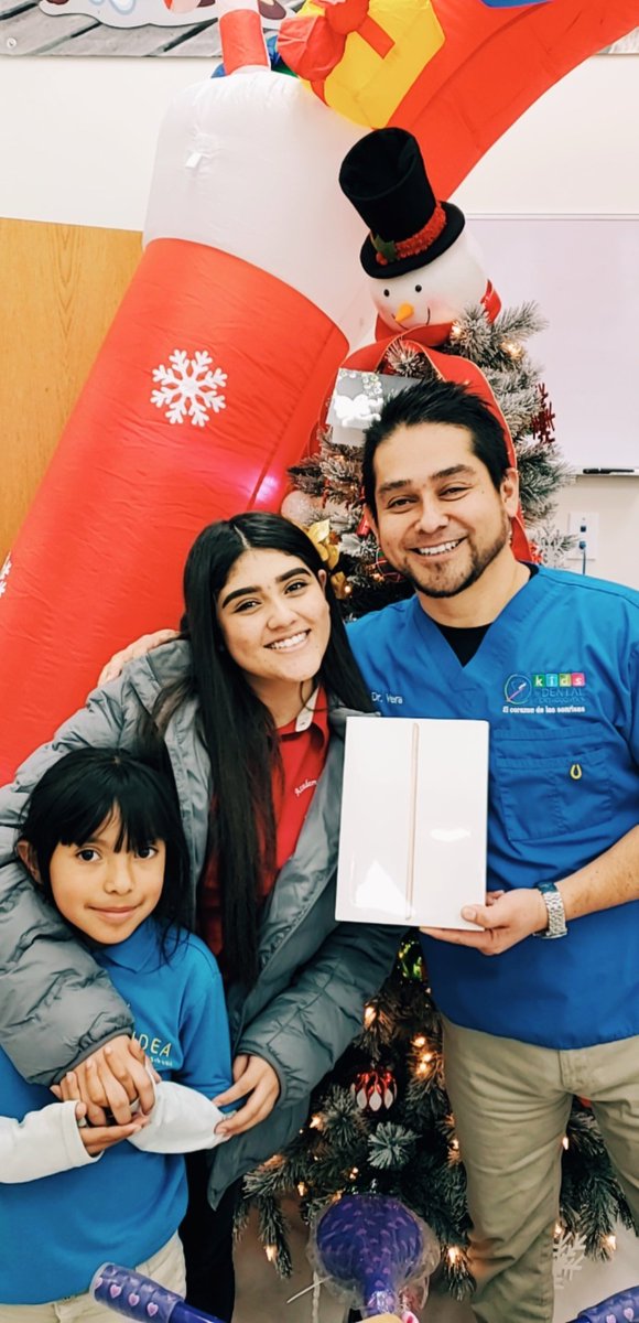 kdoelpaso's tweet image. And this is our winner for the iPad Raffle.🥳 Our amazing patient📢 helped spread the word out to her high school about Kids Dental and Orthodontics 🦷🧸Congrats April!!! We hope you have a joyous holiday season. 🎄💛 #aceprogram #futureteacher #eldoctor #christmas2019