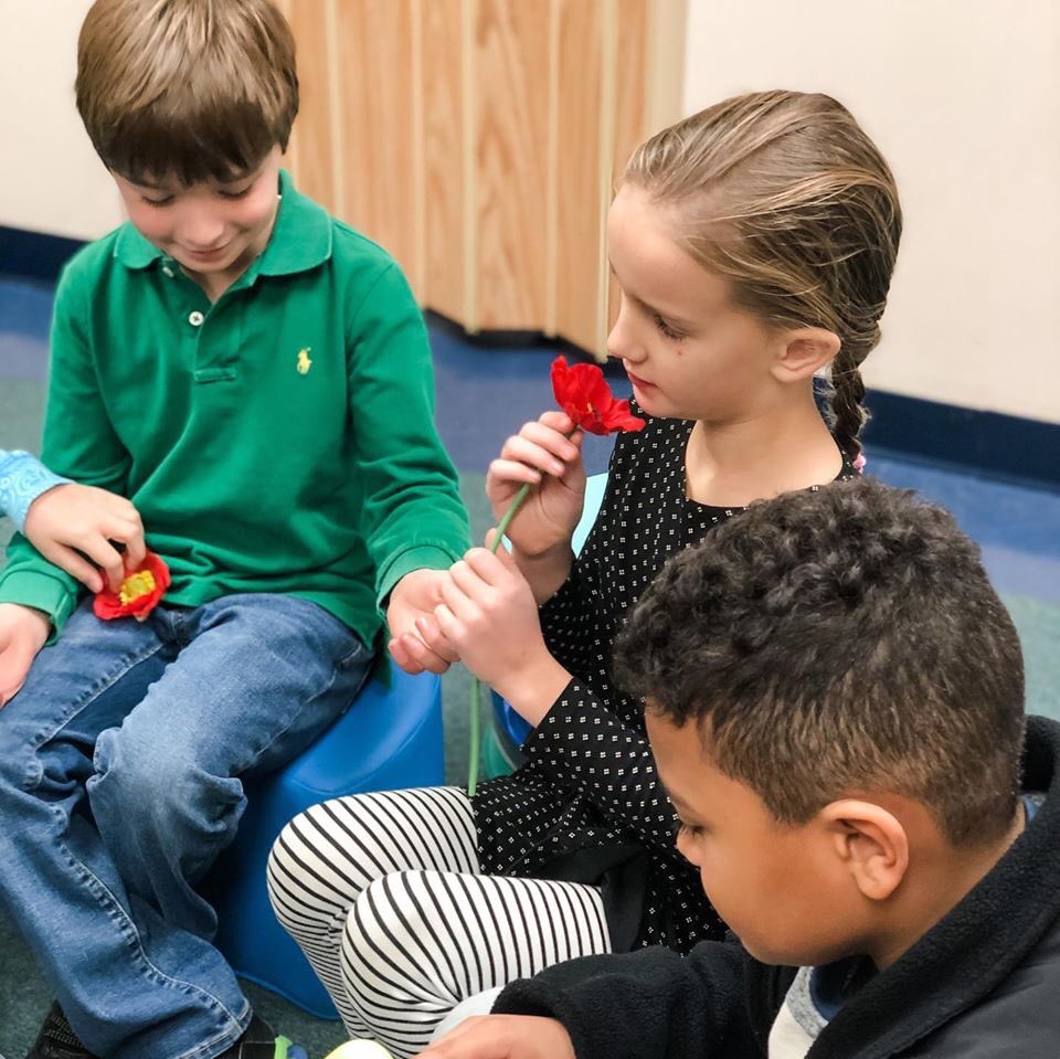 MatunuckSchool's tweet photo. Today we opened our Mindful Me room! The space is designed for students to practice regulation strategies, engage in restorative conversations and to learn how to maneuver tricky moments that happen at school. #celebratesk @savastano_linda https://t.co/GFkIkh3qFf