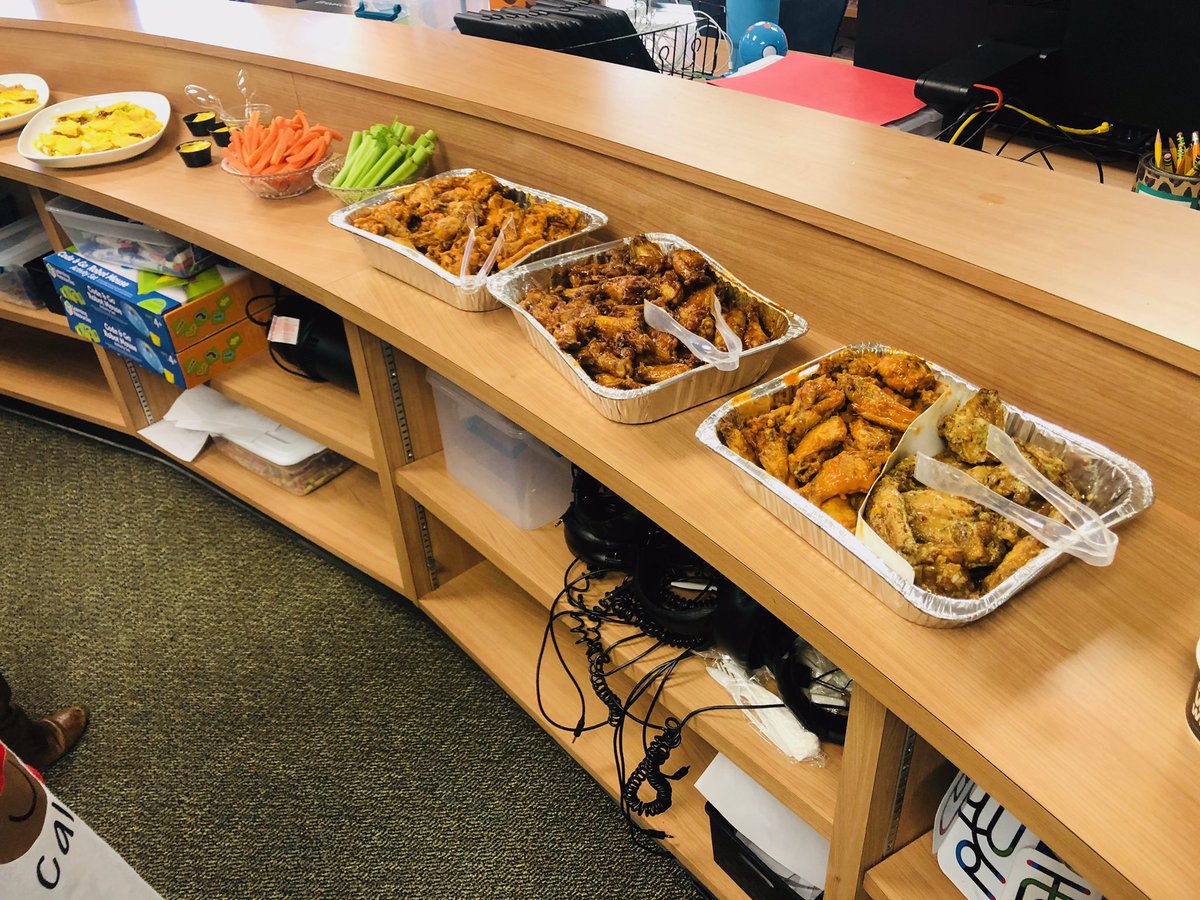 stevensmaryl's tweet photo. Taco 🌮 Bout A Baby 👶🏻 joining the @BenignusKISD family soon! Thank you @AliciasMexGrill for the chips &amp; salsa and @BWWings for the wings to help us shower @MrJohnsBenignus with love today! #tacoboutababy #KleinISD https://t.co/Qpj9ejh5pB