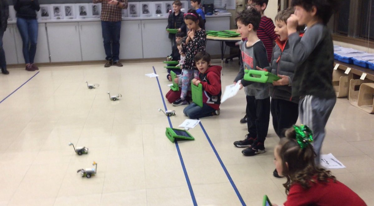 cnrossman's tweet photo. Fun had by all @BraesideES STEAM night! First graders were sure excited to share their Milo Rovers! #braesidepride https://t.co/UcVbbJvexu