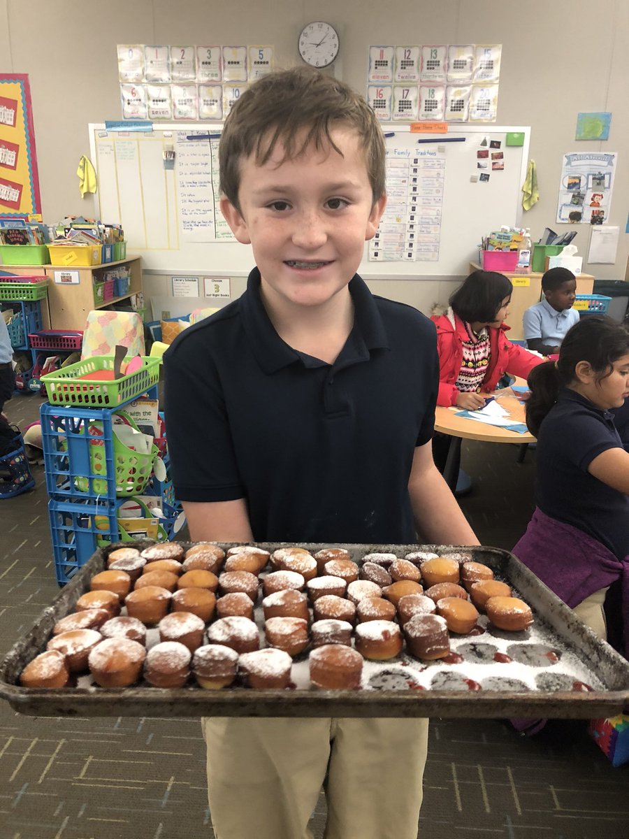 TeachWeiner's tweet photo. Such a fun morning with @Reese_Ornellas 4th grade class. We learned about Israel and Hanukkah, played dreidel, created Hanukkah cards and menorahs, and ate delicious jelly donuts. #FirstGrade #WCSGlobalPerspective #HolidaysAroundTheWorld https://t.co/7ZjoXdNh8Y