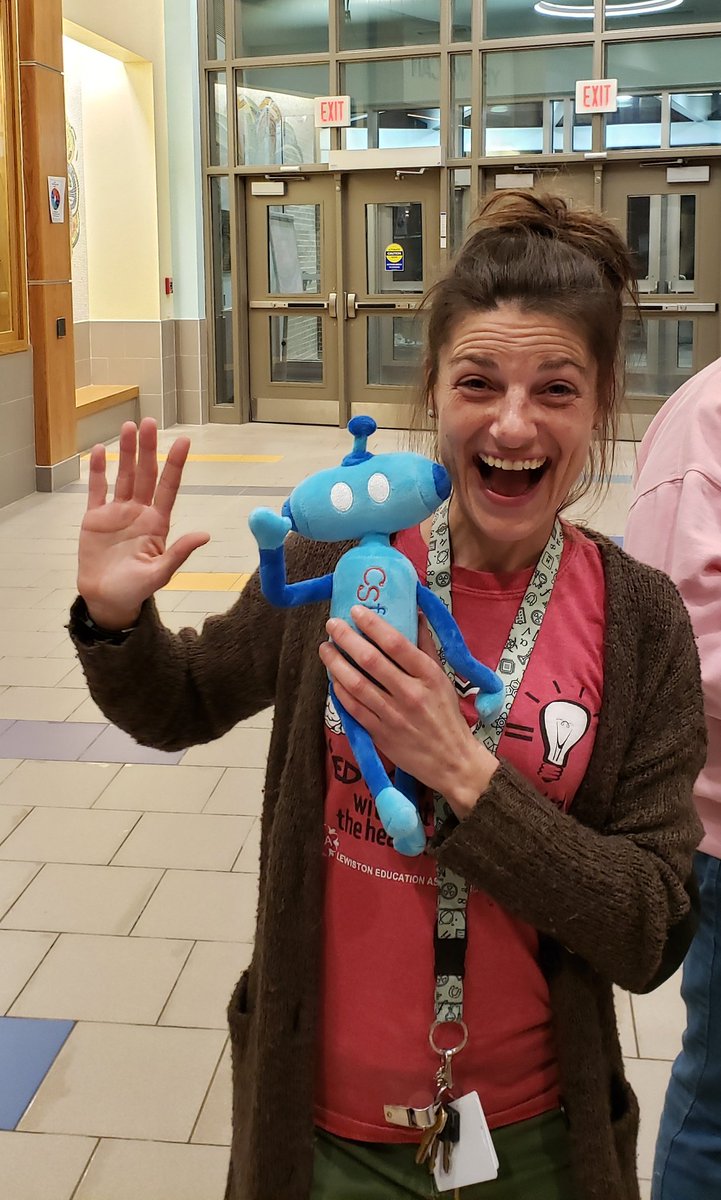 CSforLPS's tweet image. @CSforALL Alli had a blast at our  Family Code Night @SchoolConnors in Maine tonight !
#WheresAlli #HourOfCode #CSforLPS #CS4Maine #CSforAll