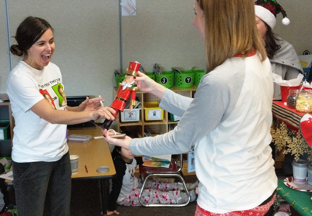 MrsNewmanMG's tweet photo. Our third year of the Hot Cocoa Cart had a fun twist - Lucky Cup! If you had a number under your cup, you won a special holiday prize!! So much fun! https://t.co/0uoyO6UArc