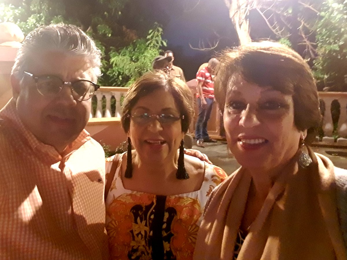 Mesajuanjose's tweet photo. Invitado por el sector cultural de la Circunscripción Núm.1 al encuentro navideño con los candidatos de la capital en el Parque Rozado de la nuestra Zona Colonial. @rafaelpaz220 
@DomingoCG1 @francisJorge27

Juntos vamos a construir #UnaCiudadParaTi 
#16F2020 #TuRegidor2020 https://t.co/Vj4OQ34waR