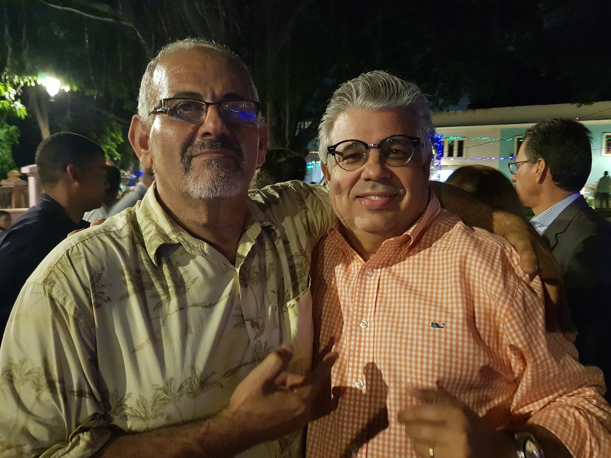 Mesajuanjose's tweet photo. Invitado por el sector cultural de la Circunscripción Núm.1 al encuentro navideño con los candidatos de la capital en el Parque Rozado de la nuestra Zona Colonial. @rafaelpaz220 
@DomingoCG1 @francisJorge27

Juntos vamos a construir #UnaCiudadParaTi 
#16F2020 #TuRegidor2020 https://t.co/Vj4OQ34waR
