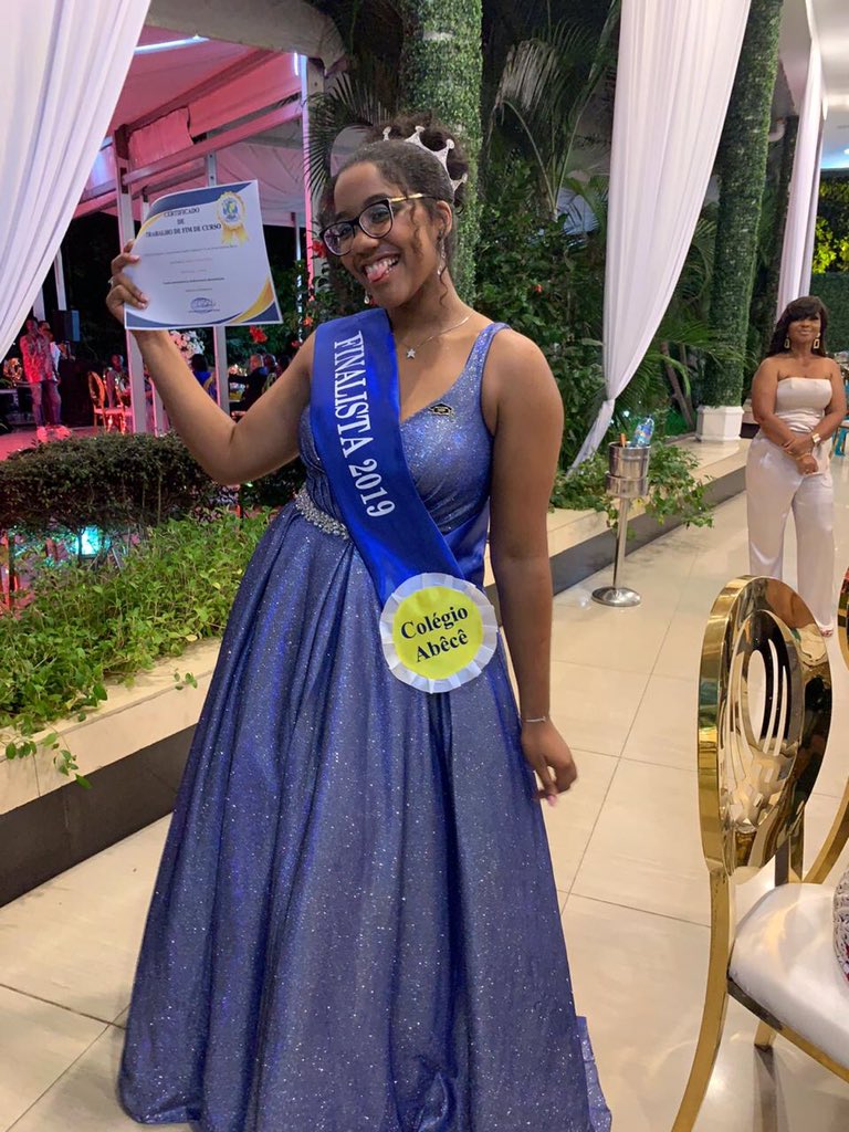 Sharon__Barros_'s tweet photo. #prom2k19 ๐ฉ๐พโ๐๐ฅณ https://t.co/TLnk3B13O4