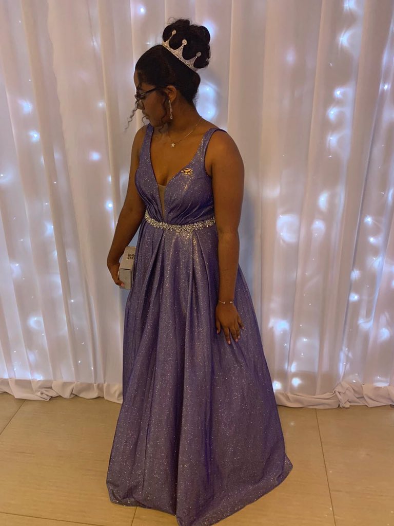 Sharon__Barros_'s tweet photo. #prom2k19 ๐ฉ๐พโ๐๐ฅณ https://t.co/TLnk3B13O4