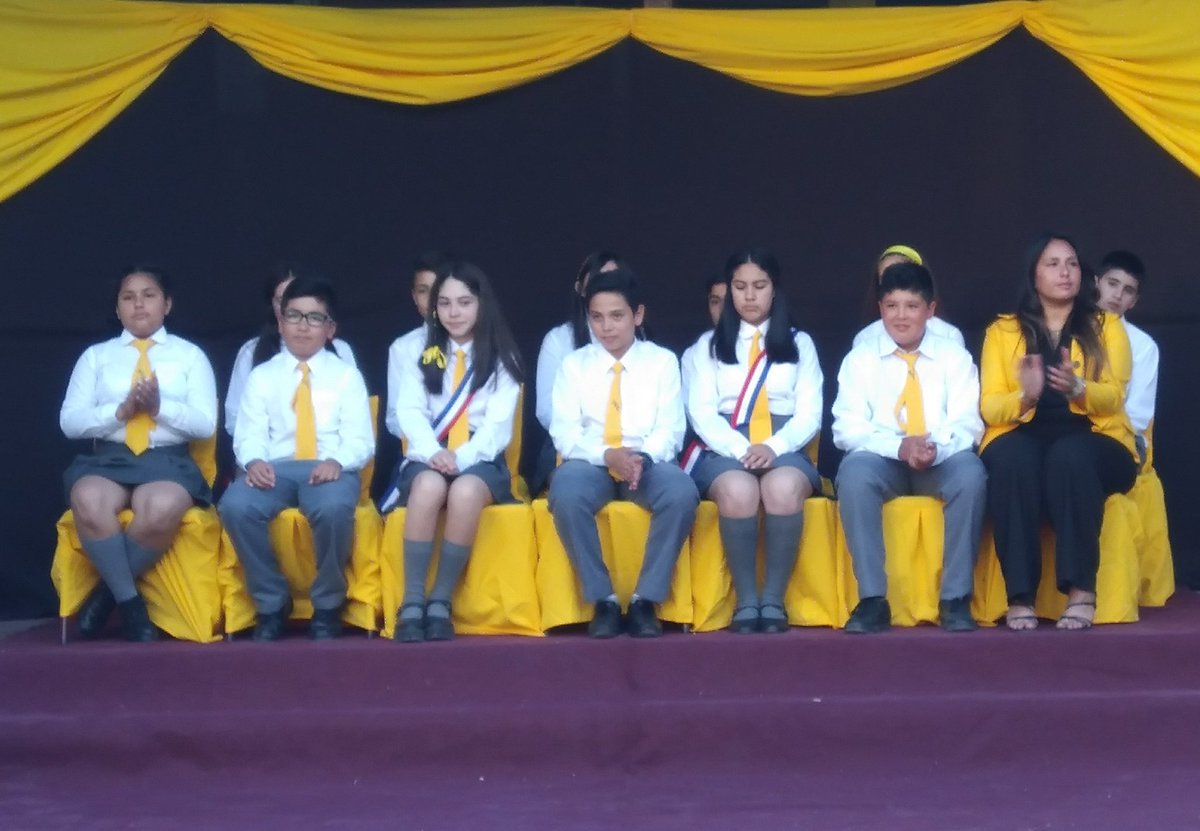 sextojbc's tweet photo. Hemos estado un poco ingratos, pero luego de nuestra mini gira pedagogía, llegamos de lleno a preparar nuestra ceremonia de despedida momentos mágicos y emotivos, ahora nos separamos cómo curso, pero los lazos y la amistad perdurarán por siempre. Gracias a tod@s @Impulso_Inicial https://t.co/tQuJ9rYvUA