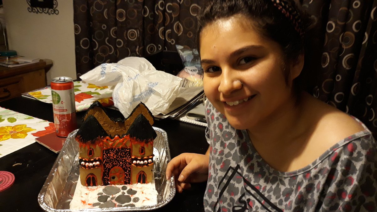 DisneyHeart05's tweet photo. @HauntedKitchens Apparently Dracula's Gingerbread Castle! https://t.co/pvvHRKJc26