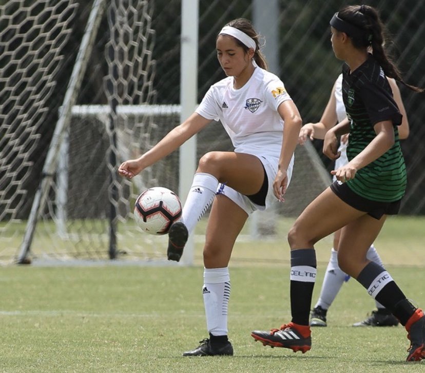 carmenc0310's tweet photo. Extremely blessed with the opportunity to further my education and continue playing the sport I love at Texas A&amp;M Corpus Christi!! All glory to God 💚#ShakasUp #GoIslanders https://t.co/Eokdw843qp