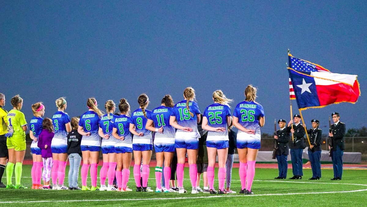 carmenc0310's tweet photo. Extremely blessed with the opportunity to further my education and continue playing the sport I love at Texas A&amp;M Corpus Christi!! All glory to God 💚#ShakasUp #GoIslanders https://t.co/Eokdw843qp