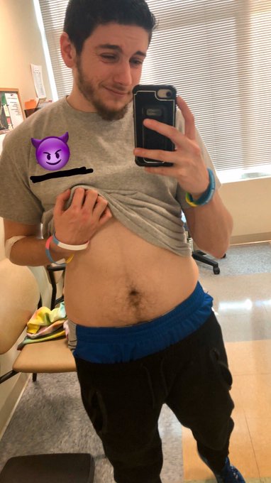 Being a lil tease at my doctor&rsquo;s appt this morning. #ftm #knowyourstatus #gettested 👨🏻&zwj;⚕️🏥 https://t<a href="/tag/knowyourstatus"class="tags"><span>#knowyourstatus</span></a><a href="/tag/gettested"class="tags"><span>#gettested</span></a><a href="/tag/ftm"class="tags"><span>#ftm</span></a>