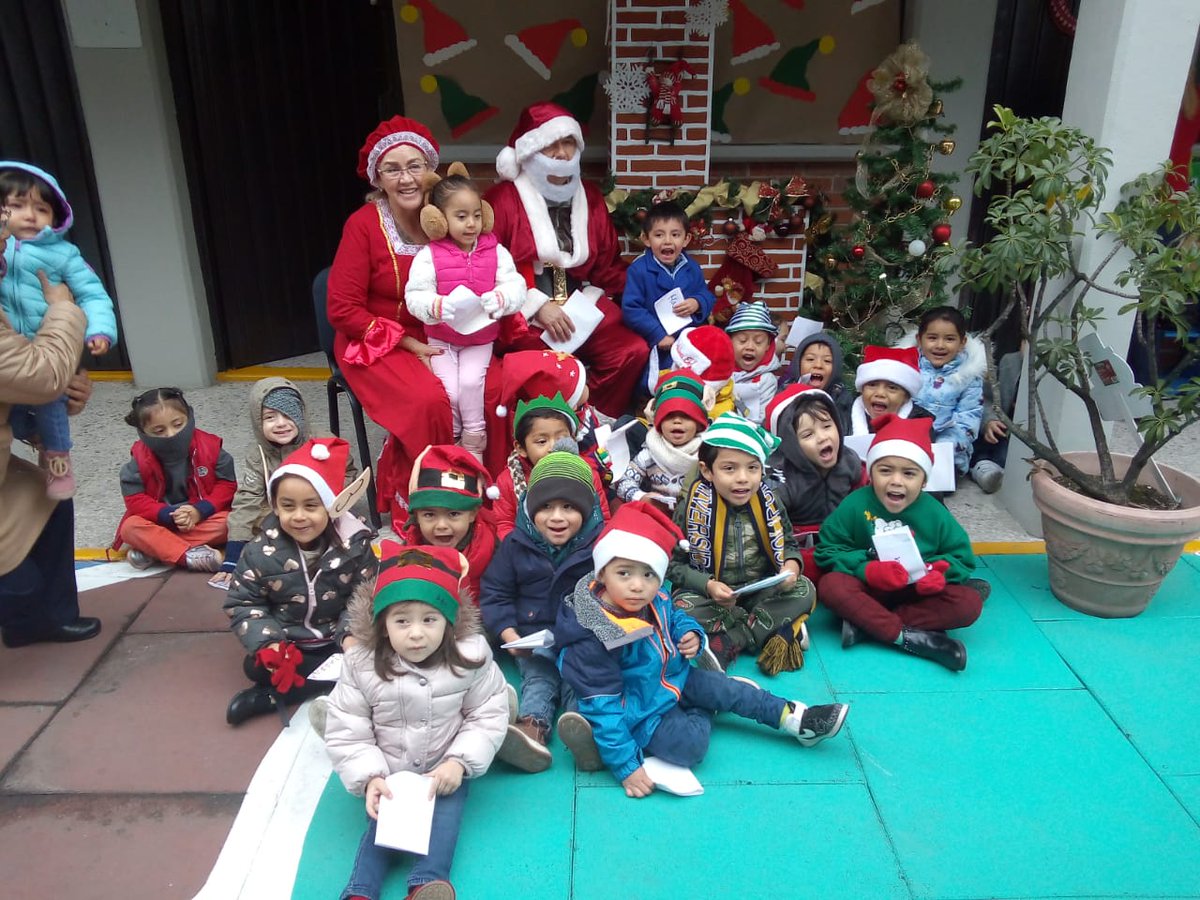 MissUrLancaster's tweet photo. Gracias por todo su apoyo durante estos meses. Ha sido una aventura increíble conocer a estos pequeñines 💛
Feliz Navidad y Feliz año nuevo. Disfruten mucho con su familia.
Les mando un abrazo. https://t.co/OdzSAgSwKI
