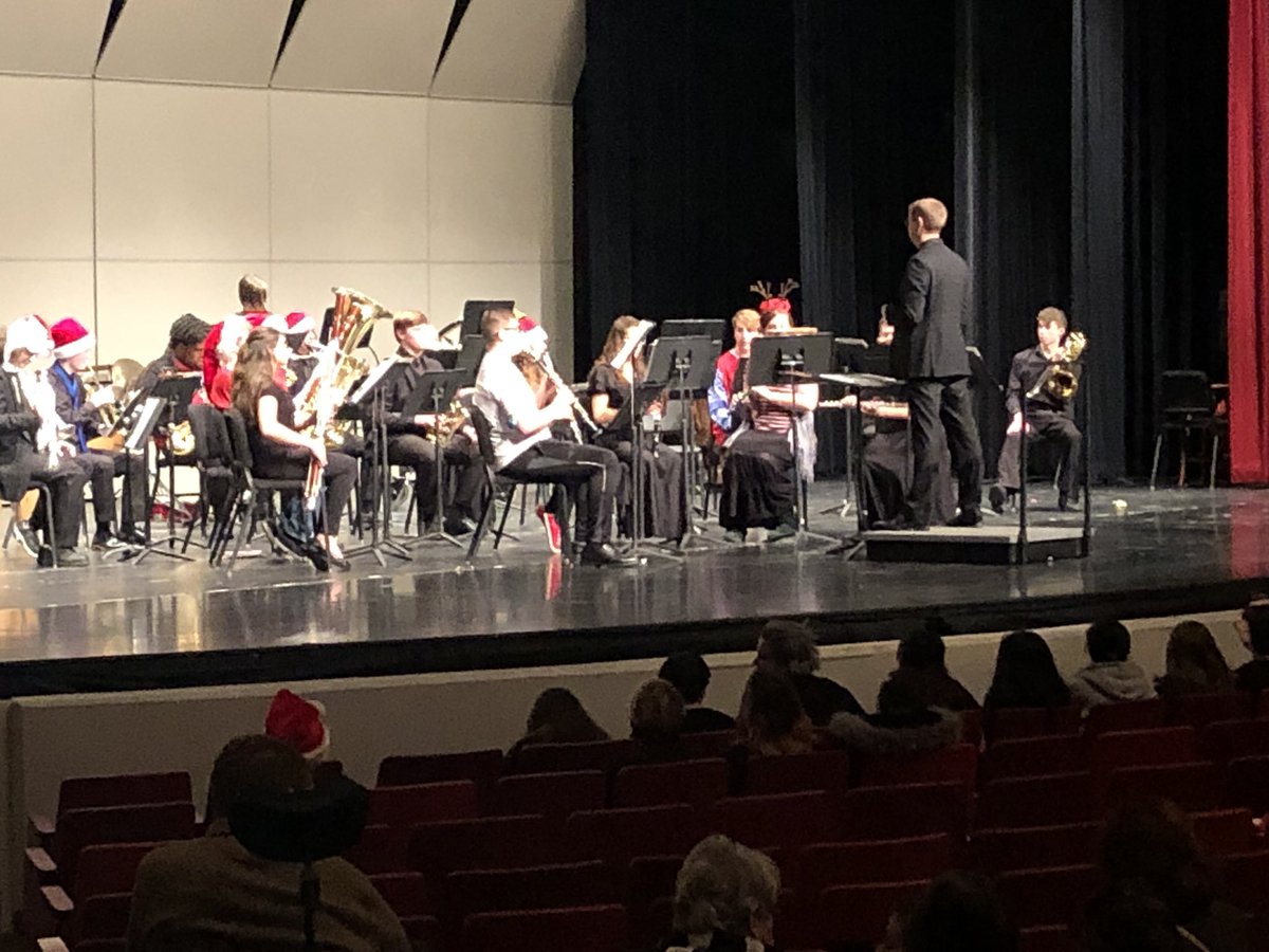 tprainorhs's tweet photo. Bomber Holiday Concert
Love,serve, Care #rhsteach #rsd400 https://t.co/i4XMcJmx9y