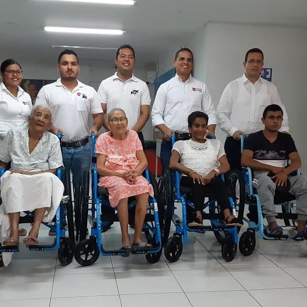 MalteserCol's tweet photo. Hoy hicimos entrega de 30 sillas de rueda en Riohacha. Muchos adultos mayores fueron los beneficiarios, uno de ellos de 112 años de edad. @ordendemaltacolombia a través de #MalteserColombia con la colaboración de la Fundación #YoGeredo lo hizo posible. 
🎅🤶🎅🤶🎄🎄🤶🎶🎶 https://t.co/9b3MxmvDId