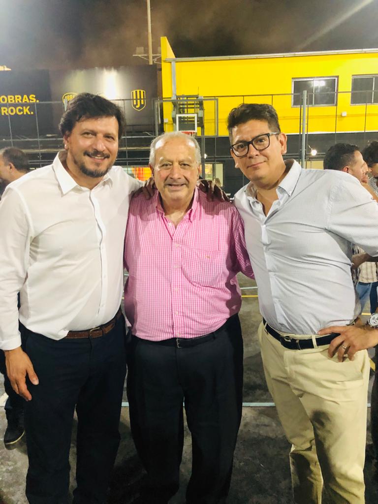 TorneoSCBasket's tweet photo. ¡¡Previa de la transicion de la CABB!!
Nuestro presidente de la Federacion Santacruceña Mauricio Gomez Bull, y nuestro Vice Presidente Pavel Gordillo, Junto al Presidente FIBA Horacio Muratore, y a los presidentes de CABB, Fabian Borró y de la ADC, Gerardo Montenegro. https://t.co/52kczfge9l