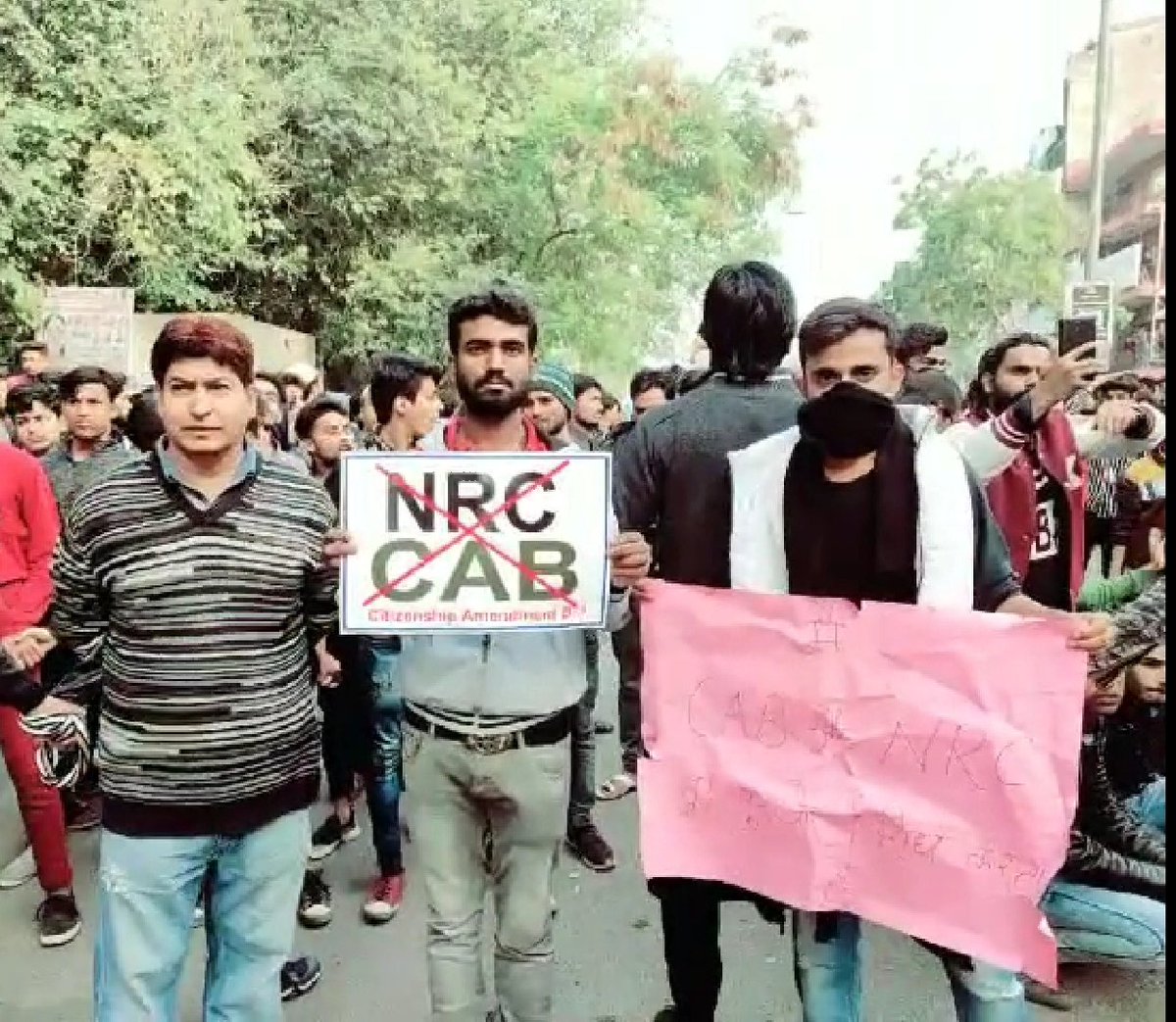 Taltasham's tweet photo. #SanaGanguly Humanity first🙏 @rashtrapatibhvn @UN @UNHumanRights @amnesty @laluprasadrjd @RJDforIndia @narendramodi @SGanguly99 #earthquake #CAA_NRC #ImpeachmentDay #INDvWI #BJPLiesOnCAA #MumbaikarsAgainstCAB
#bangaloreprotest #messi #HalaMadrid #MUFC #SurgeInFakeRapeCase #Pence https://t.co/Pf5DaXXVZ5