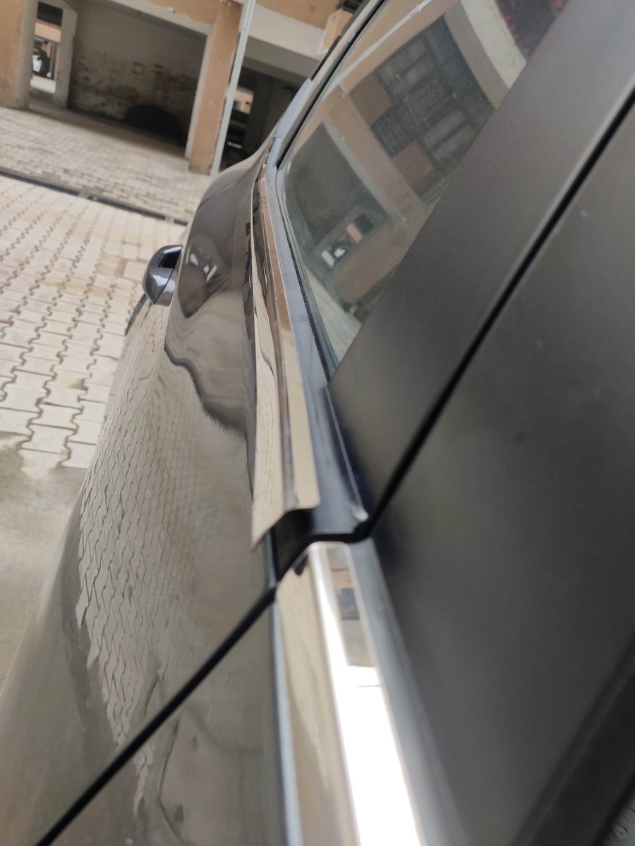 saurabh_mach's tweet image. @Kia @Kia_Motors Got @KiaSeltos delivered yesterday. 
Pthatic customer handling, poor customer experience and trust me company is global but there showrooms are poorly managed. 
Didn&apos;t even gave car delivery inside the showroom, throw us out of showroom and then took pic. #kyakia