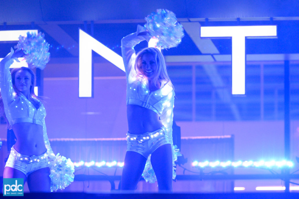 Check out our Dallas Cowboys Cheerleaders Photos from the #DallasCowboys Christmas Spectacular at the Star #CowboysNation #NFL 

📸prodancecheer.com/nfl/cowboys/da…