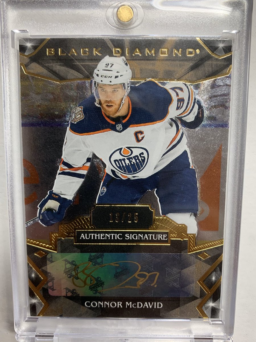 ptcomicscards's tweet image. 💥MASSIVE HIT💥out of 2019/20 @UpperDeckHockey Black Diamond🏒 at the shop tonight! Michael M. extracted this GEM💎! A @cmcdavid97 Authentic Signature, serial numbered 13/25! Congrats and Thanks, Michael! #DowntownLakeOrion #CustomerPulls @UpperDeckSports #ColdOutsideHotInTheShop