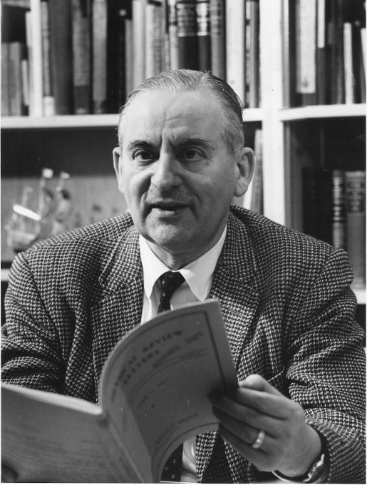 phalpern's tweet photo. 'May the New Year bring us no more new particles and fewer but more successful theories.'
-Samuel Goudsmit, co-discoverer of quantum spin and the founder and first editor-in-chief of the prestigious journal @PhysRevLett
https://t.co/I9XJcdUjK2 #histSTM #HappyNewYear2020 https://t.co/ECdWVLj4Eg