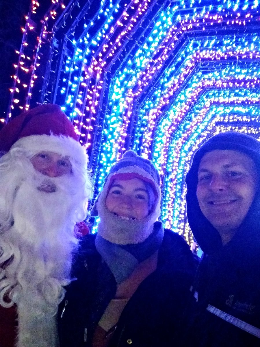 ReporterGrace's tweet photo. I had a magical evening with my husband at the @KiwanisLights , and we even met #Santa! #hohoho #MerryChristmas https://t.co/QZb8DIoRmY