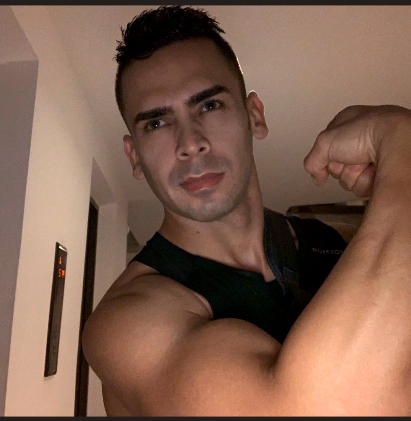 Valentin_F4F tweet picture