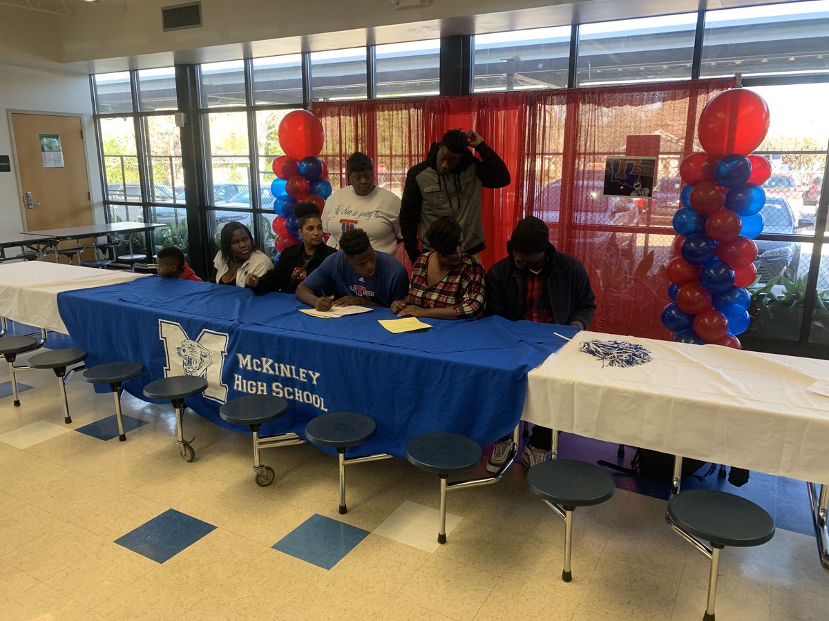 CoachOliver62's tweet photo. Congratulations to Keveionta Spears early signing with La Tech... https://t.co/J1HCd3er9i