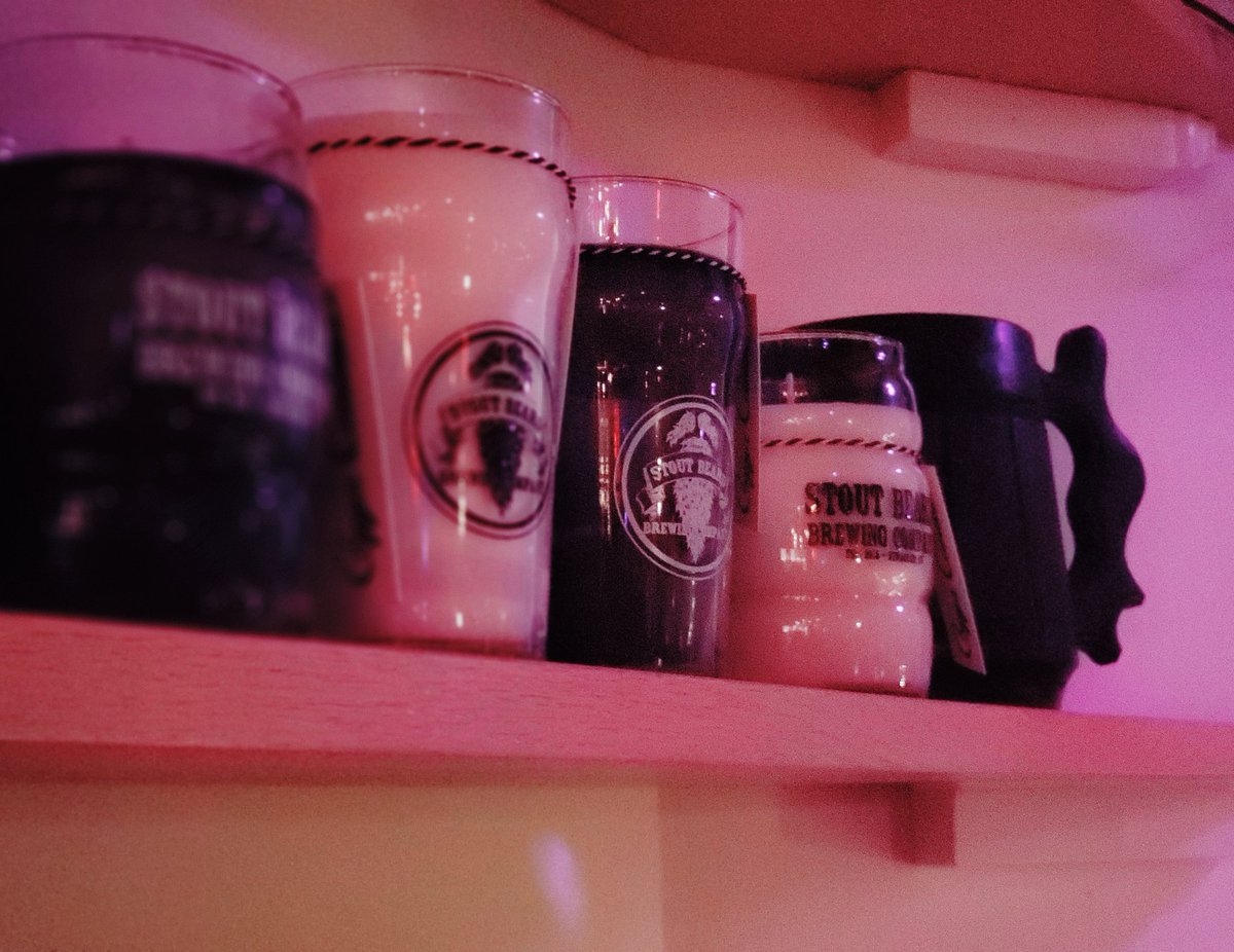 StoutBeardBeer's tweet photo. Candles that turn into pint glasses, oh my! https://t.co/Mox4nR1eQn
